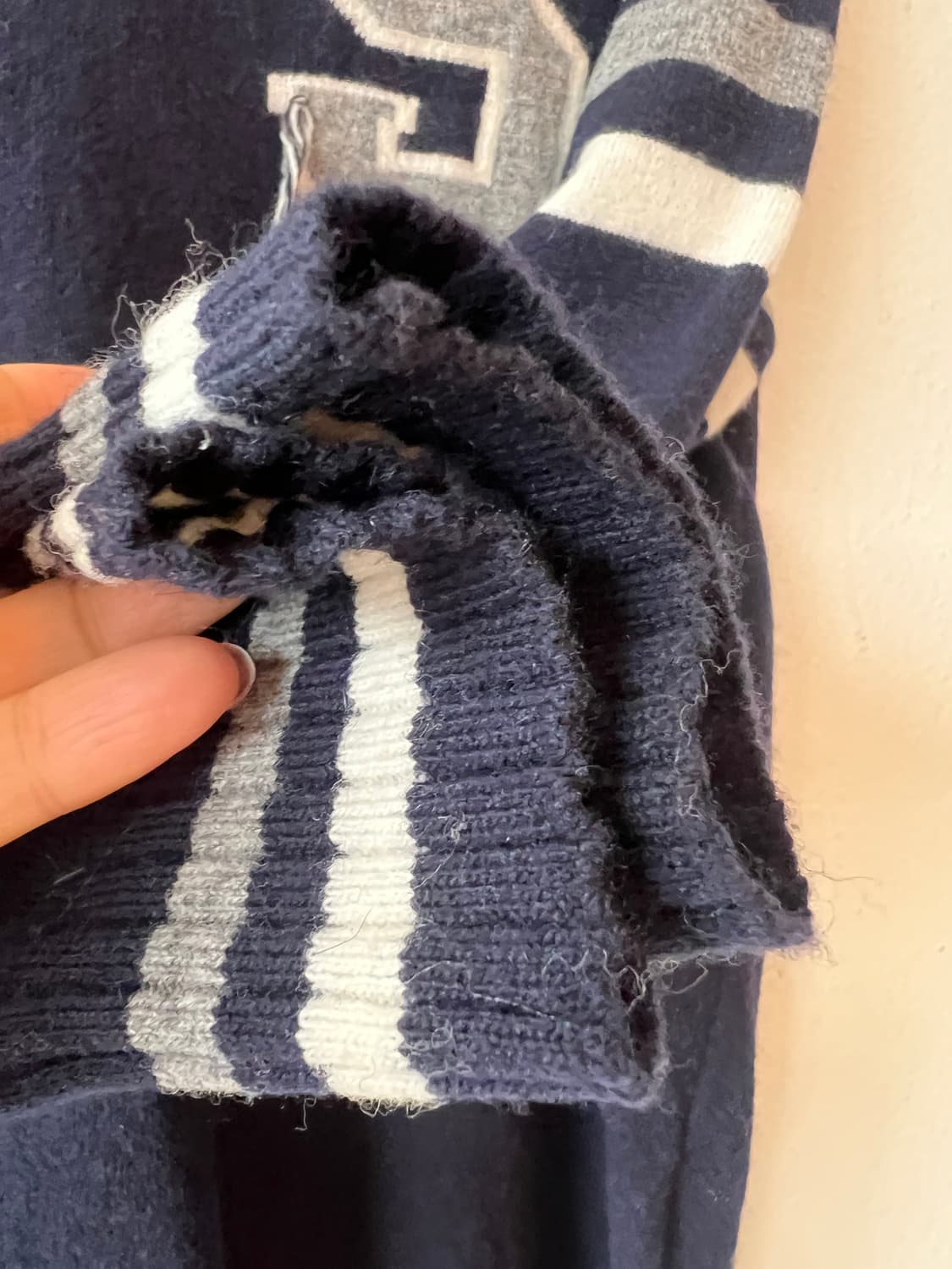 손정완 여성 네이비 울캐시미어니트 라운드니트 상품이미지4