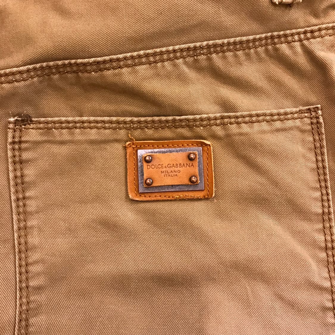 돌체앤가바나 메탈 로고 플레이트 코튼 팬츠 베이지 상품이미지3