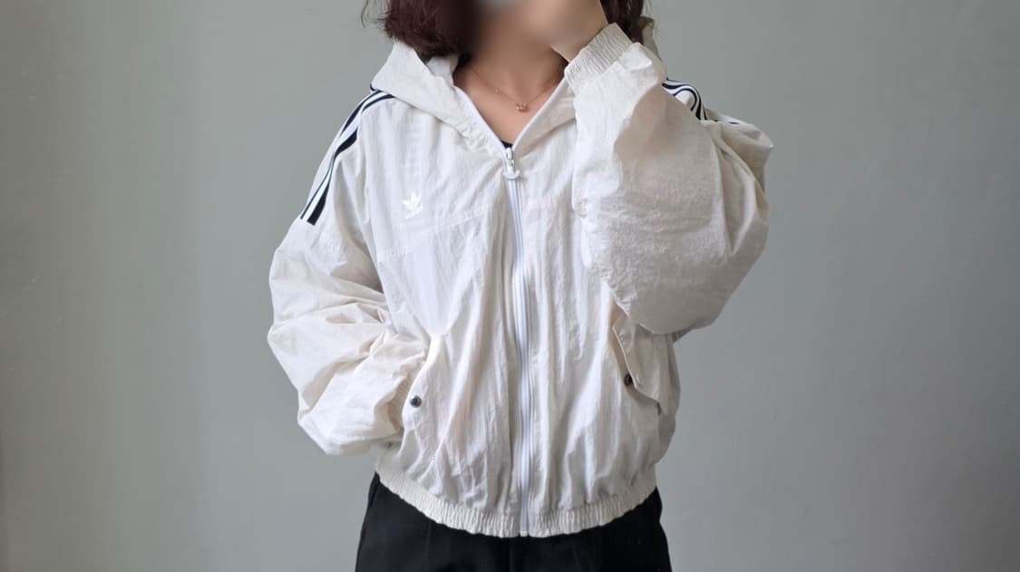 아디다스 오리지널스 크롭후드 바람막이 상품이미지2