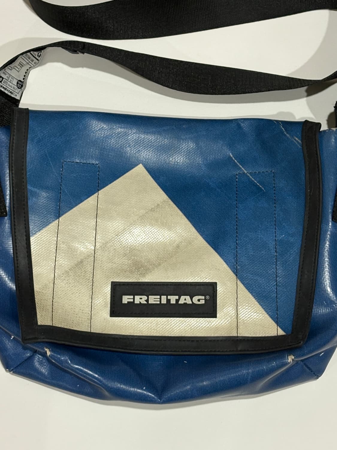 프라이탁 라씨 블루 메신저백 상품이미지2