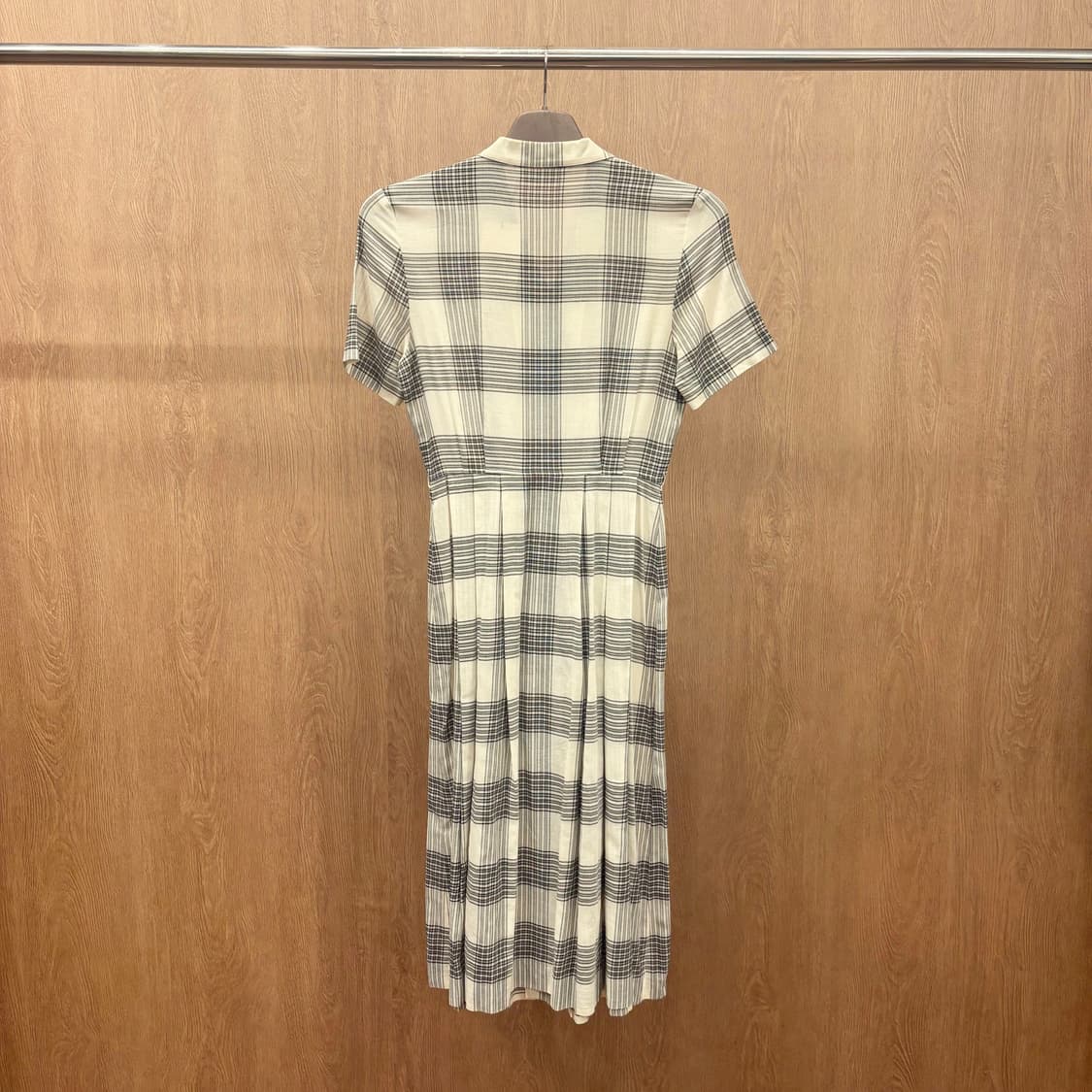 버버리 런던 롱 원피스 카라넥 버튼 클로징 체크 패턴 디테일 그레이 상품이미지3