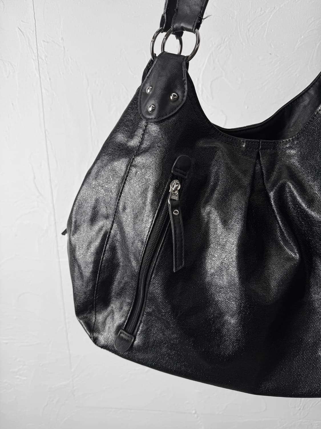 JPN 글로시 레더 호보백 상품이미지2