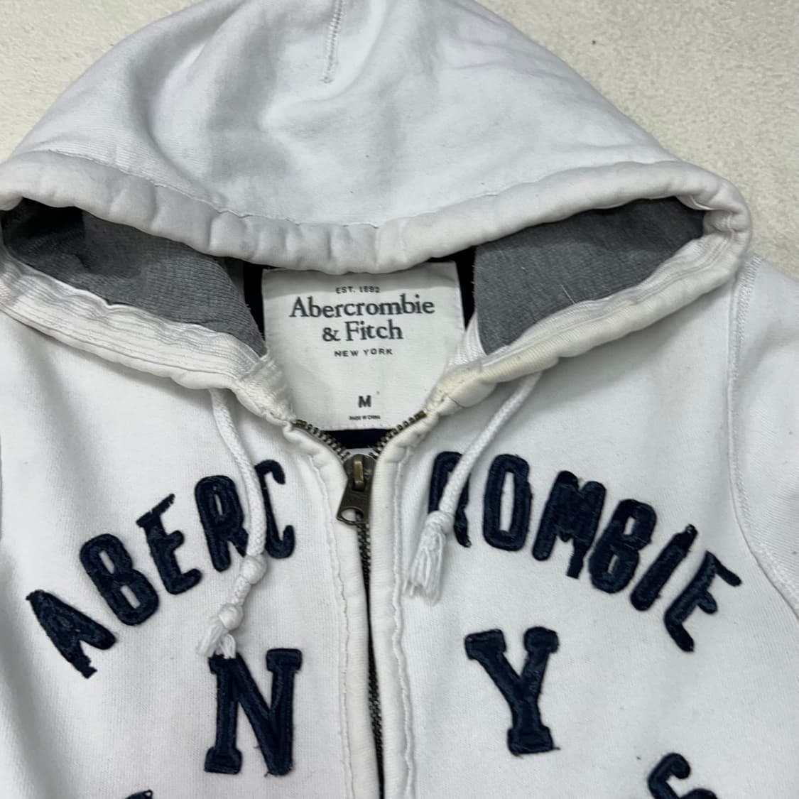 Abercrombie white hood zip-up 상품이미지7