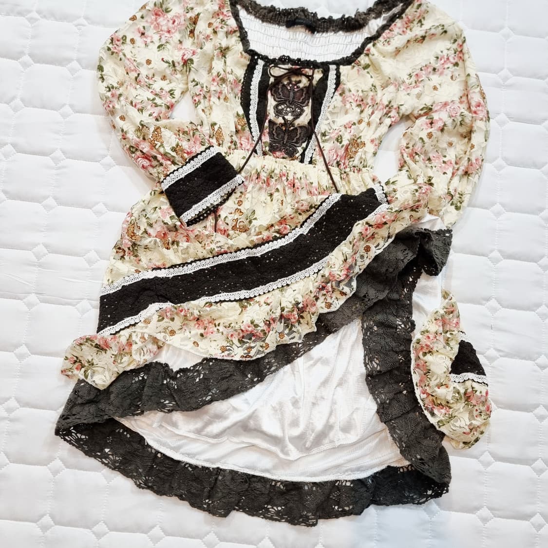 로즈 플로럴 레이스 프릴 원피스 상품이미지5