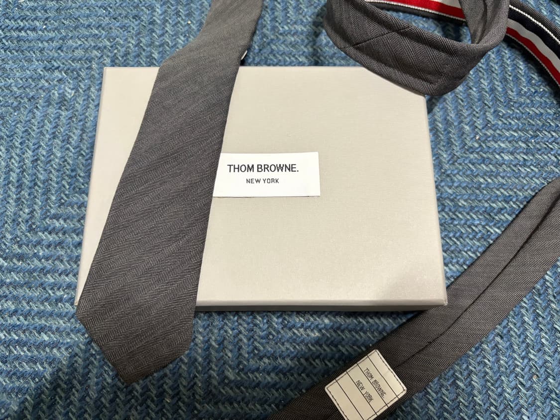 톰브라운 다크그레이 헤링본 타이 상품이미지1