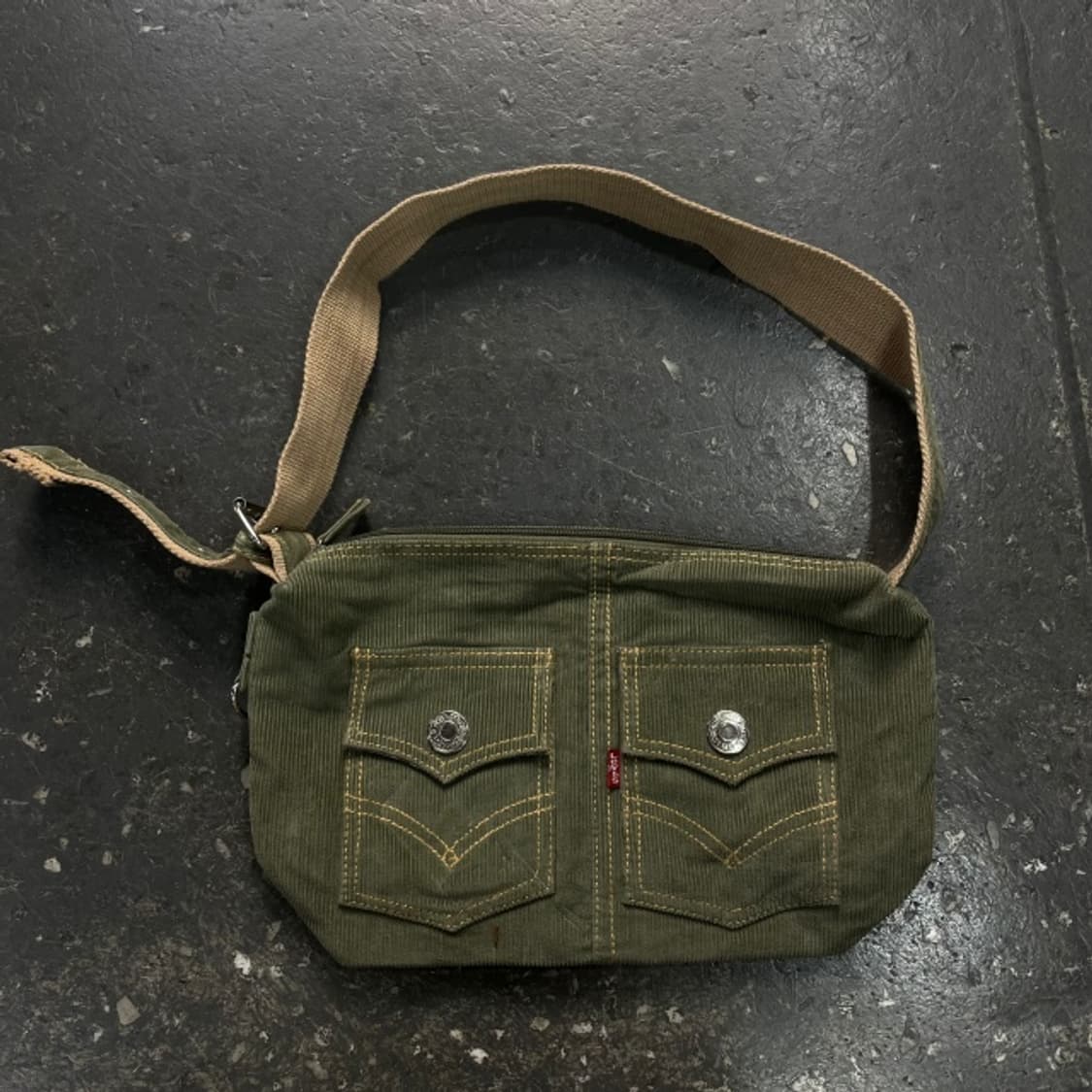 리바이스 코듀로이 크로스백  상품이미지1