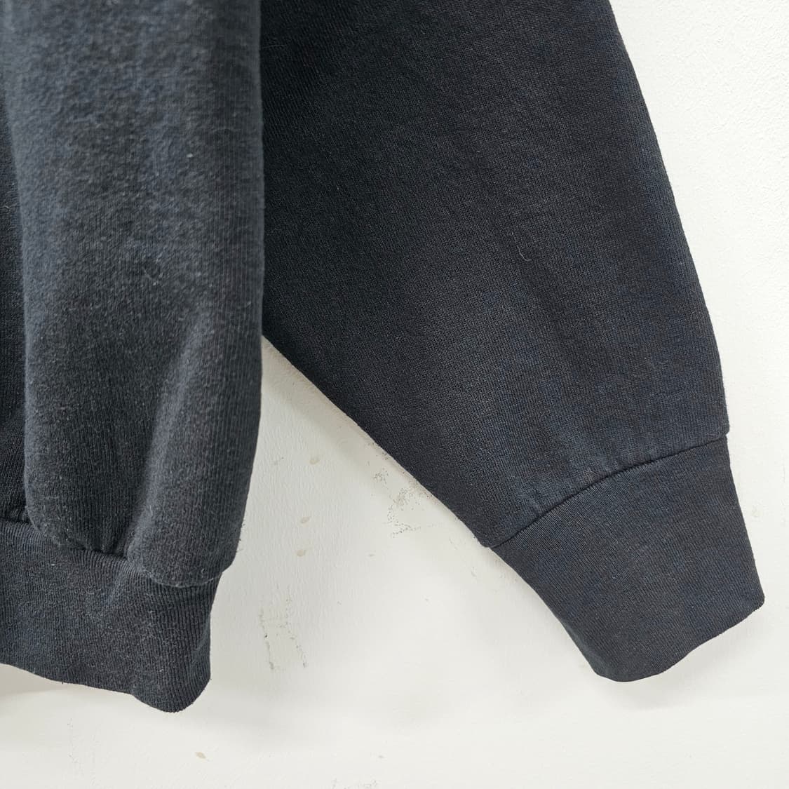 프루트 오브 더 룸 블랙 자수 맨투맨 기모 스웻셔츠 상품이미지4