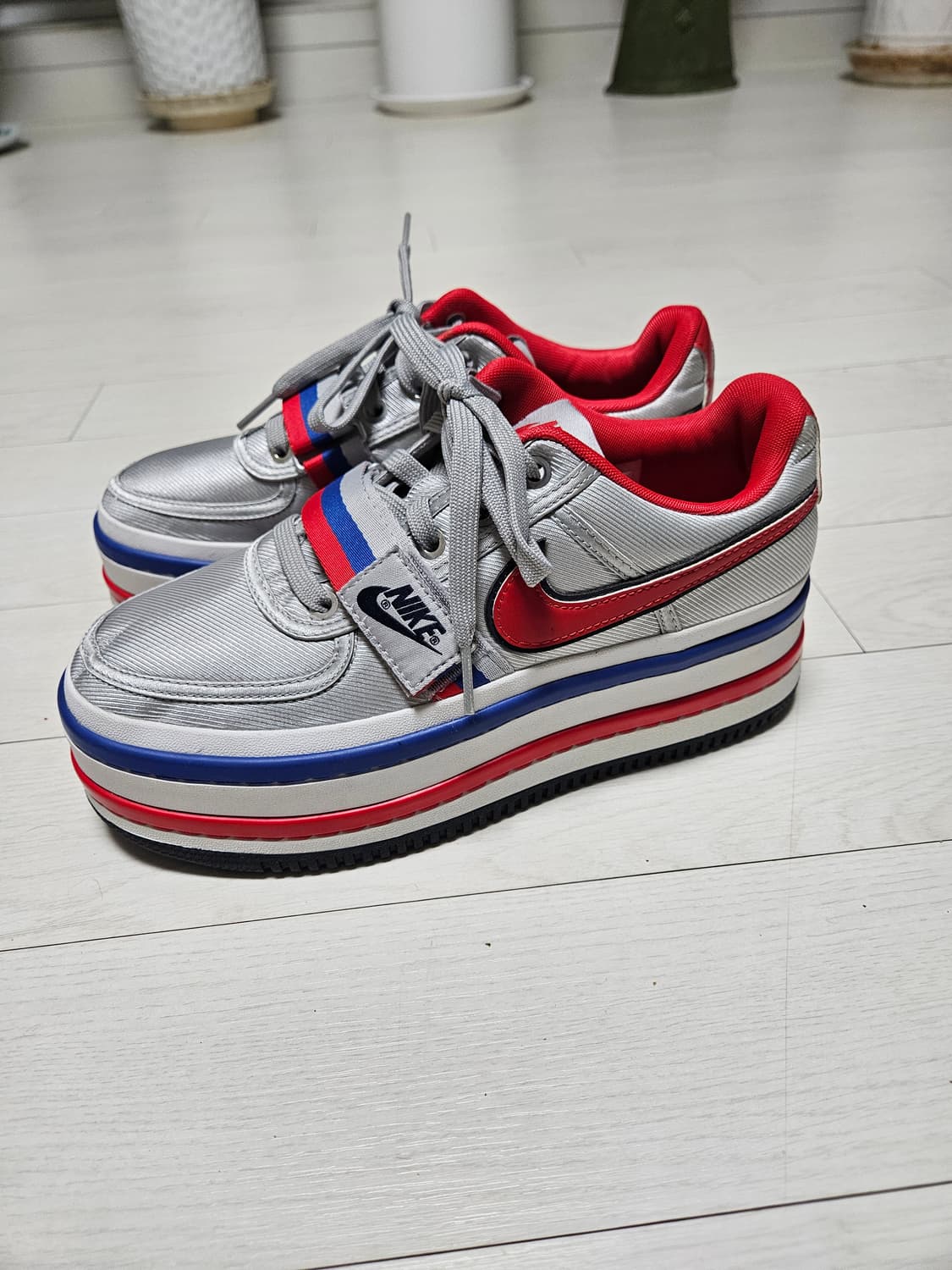 나이키 반달 메탈릭 로우 255 상품이미지1