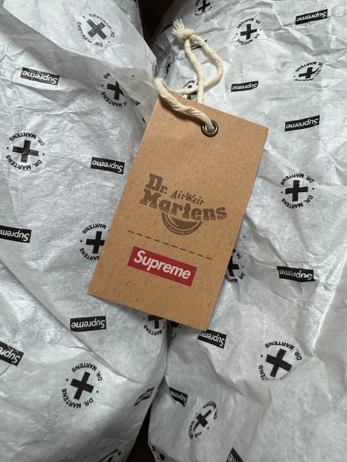 슈프림 x 닥터마틴 1461 그레이 실버 300 상품이미지5