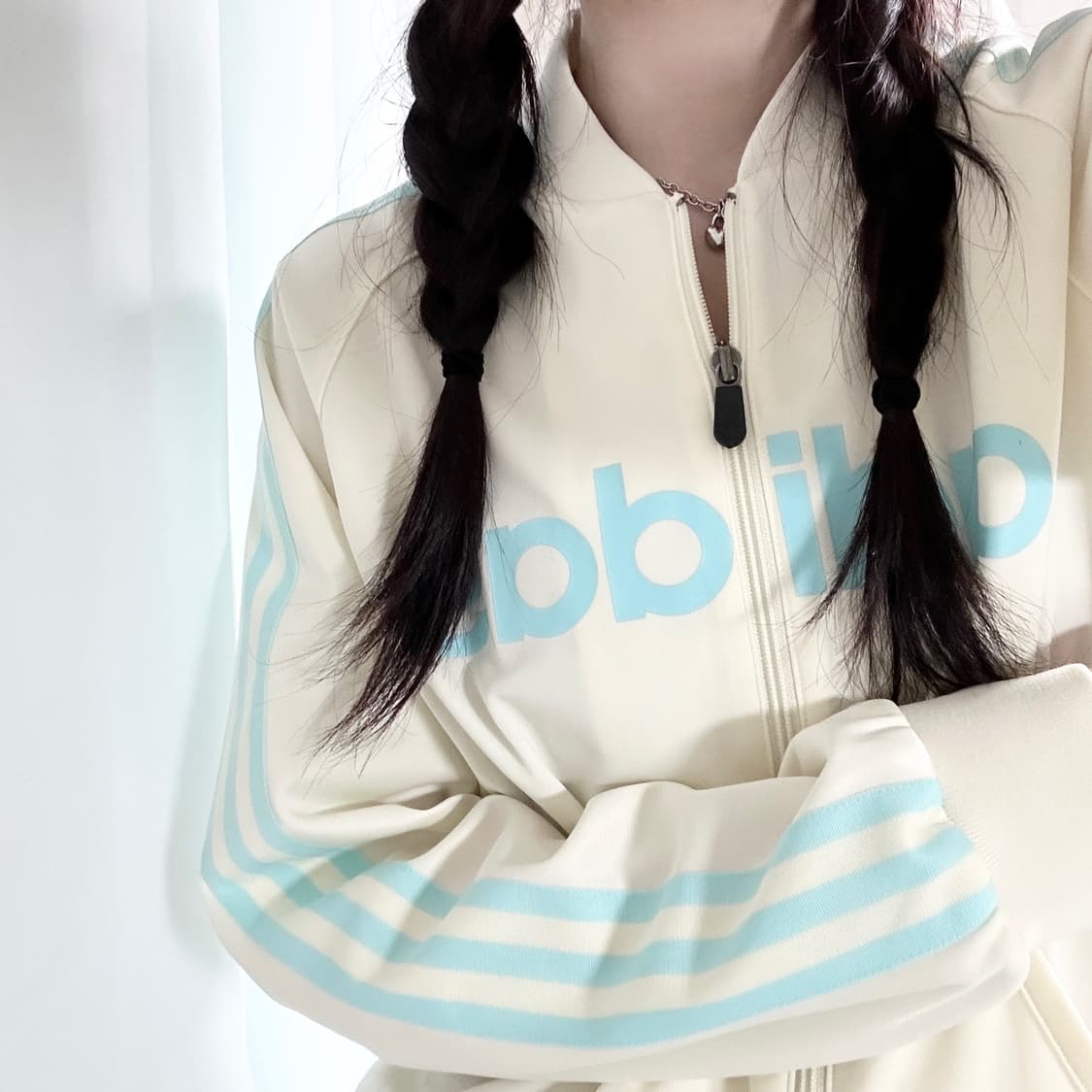 아디다스 시나모롤 스펠로고 져지 상품이미지1