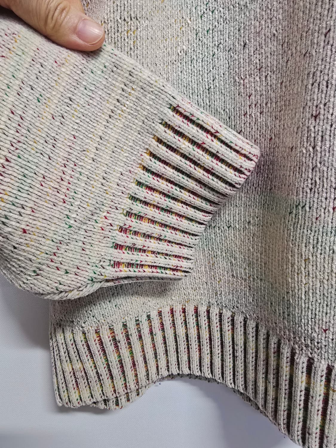 슈프림 콘트라스트 아크  스웨터 화이트 상품이미지4