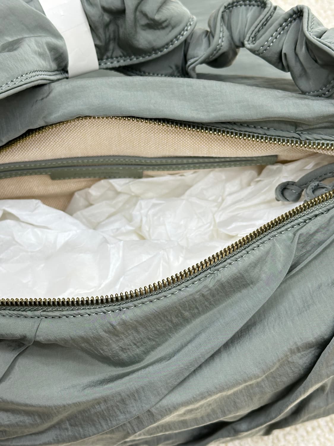 새상품/ 아카이브앱크 타이 보우 백 / 구름백 / 패딩백 상품이미지8