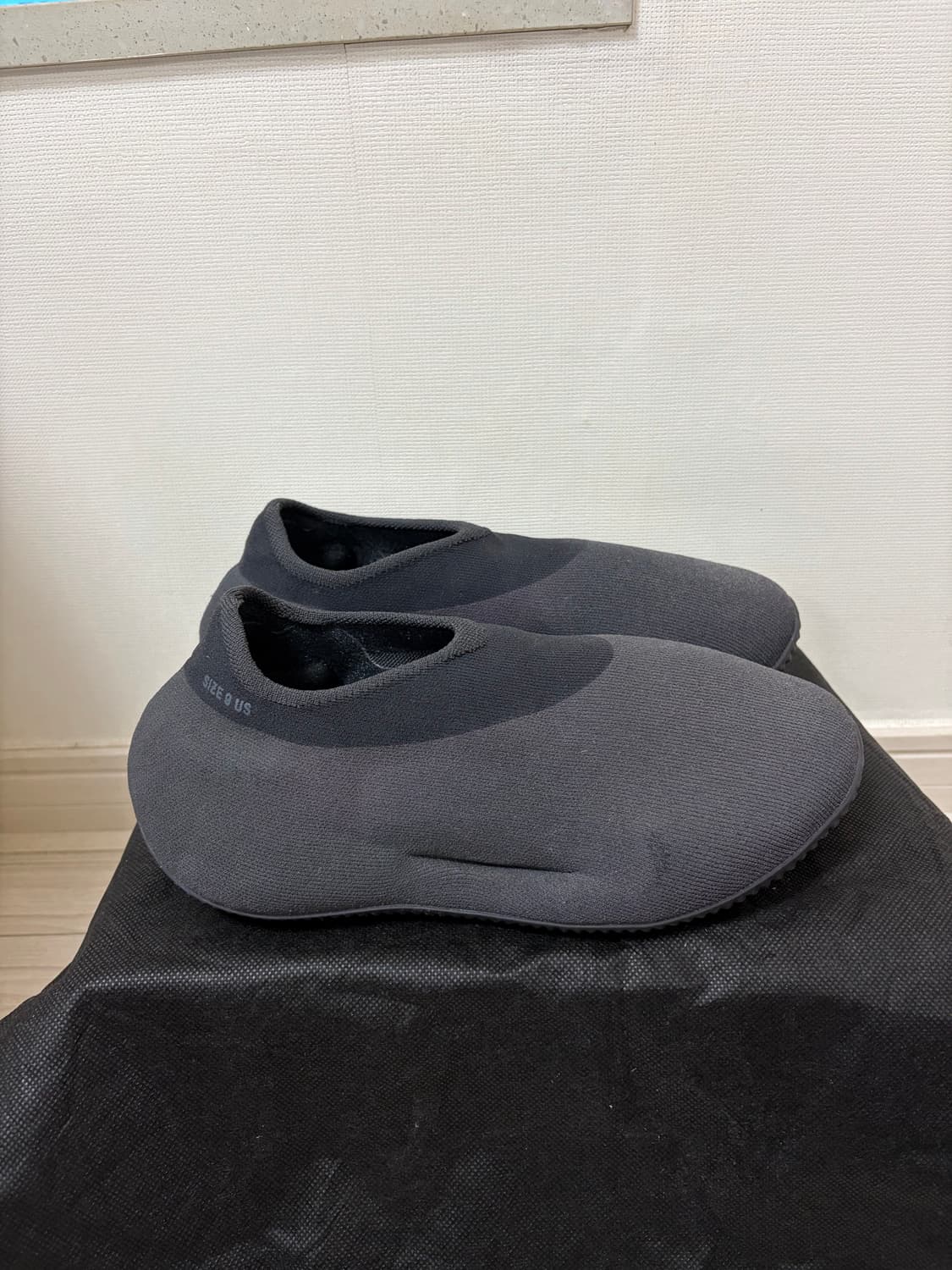 [270] 아디다스 이지 니트 러너 페이드 오닉스 상품이미지2