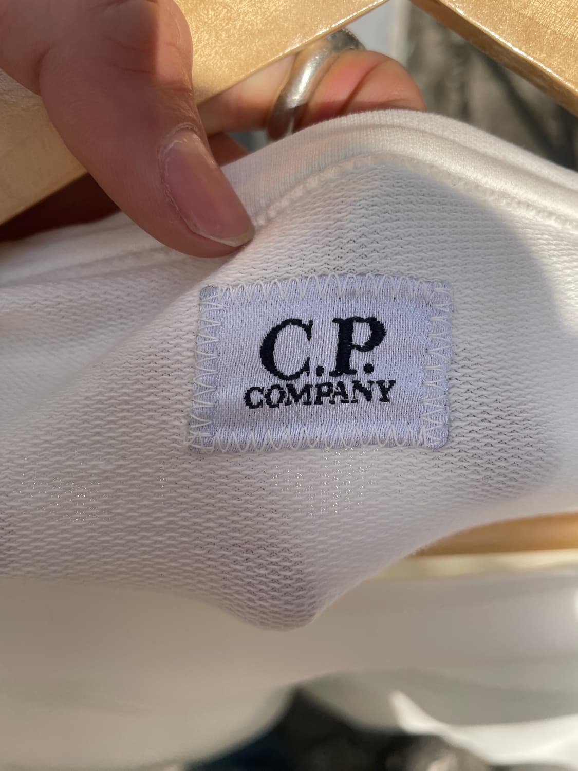 cp컴퍼니 렌즈 포켓 화이트 스웻셔츠  상품이미지6