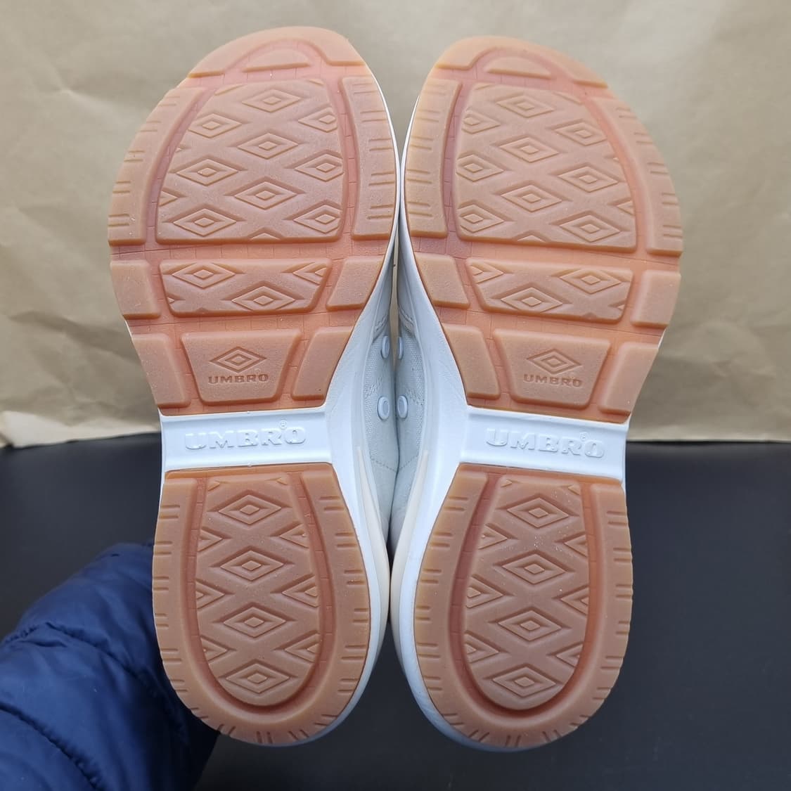 엄브로 토비 여성운동화245 굽 4.5 상품이미지3