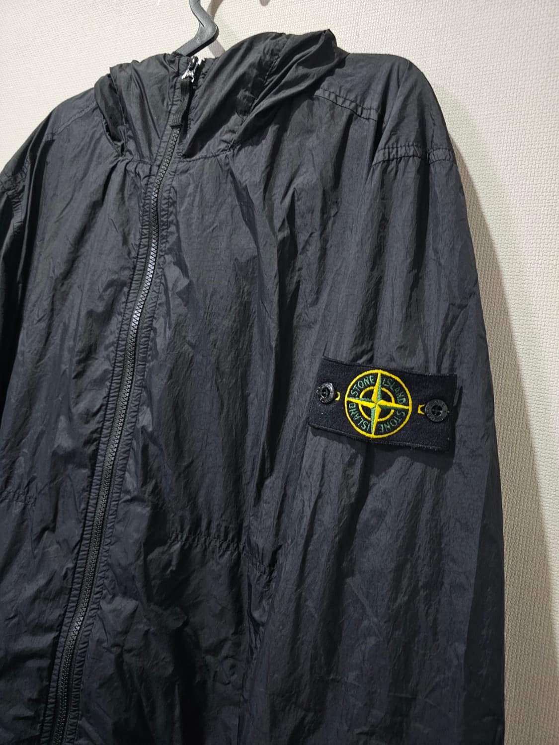정품 23SS 스톤아일랜드 크링클랩스 나일론 가먼트 다이 후드 자켓100 상품이미지2