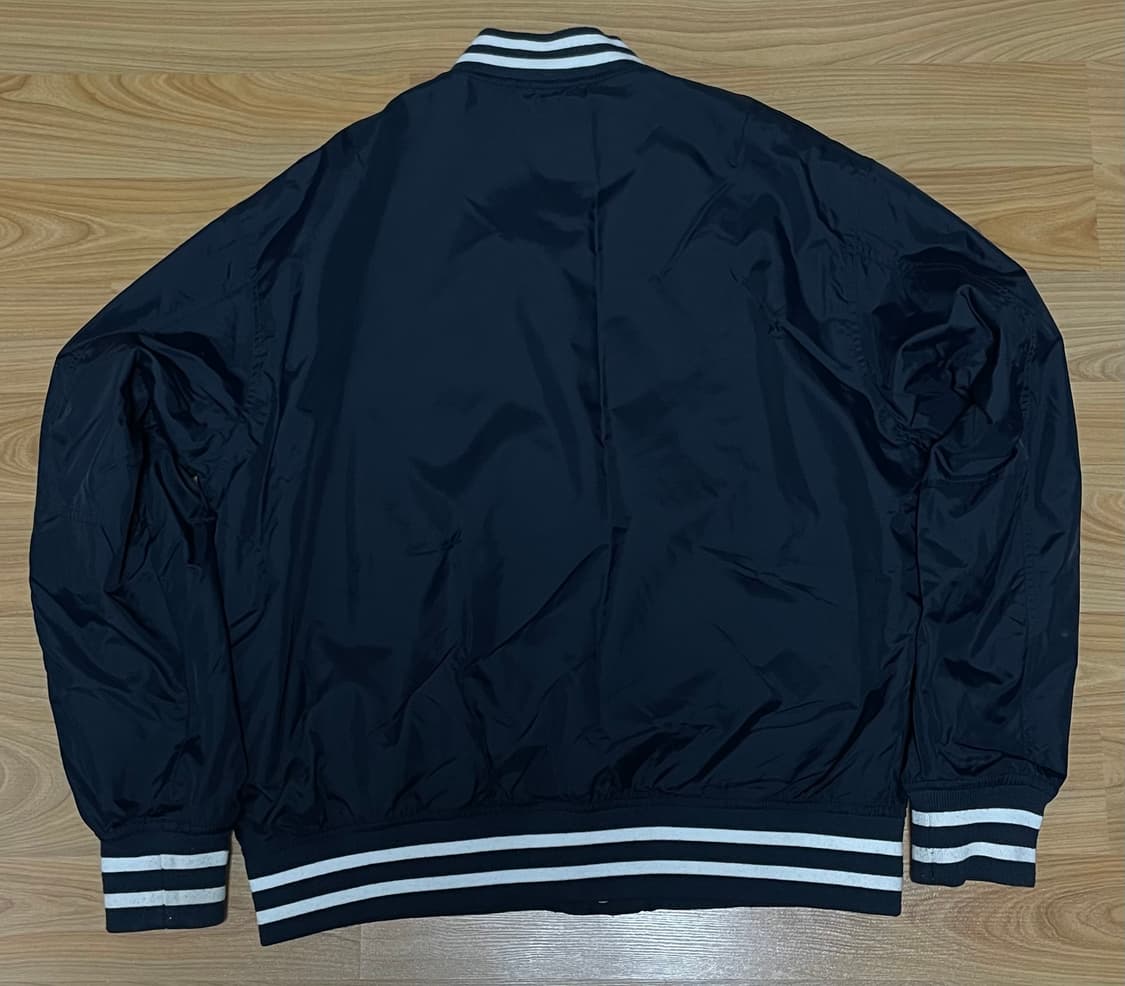 커버낫 스포츠클럽 바시티자켓 L 사이즈 네이비 상품이미지3