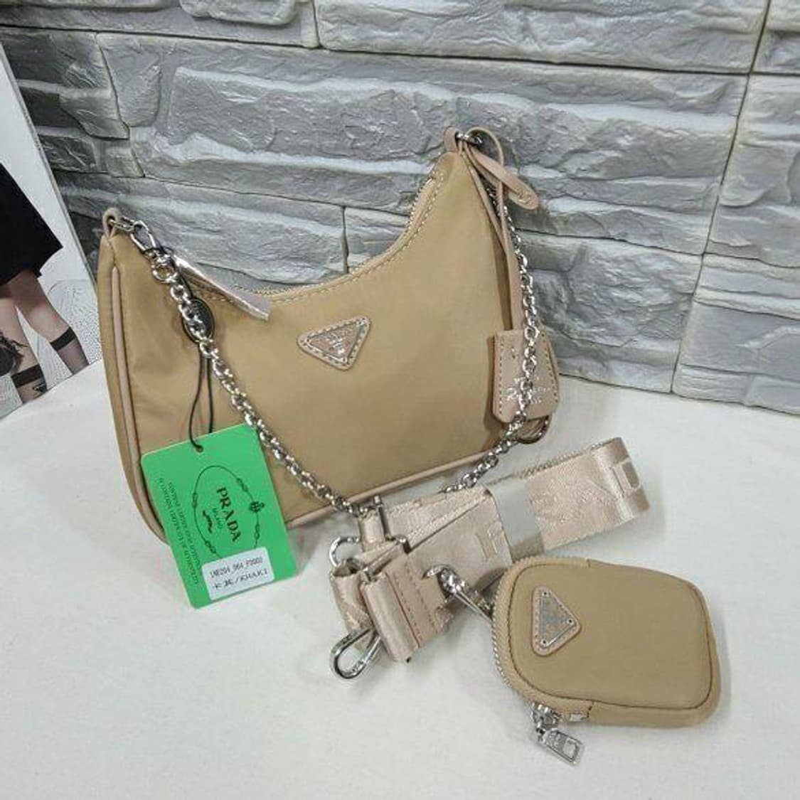 프라다 리에디션 2005 리나일론 백 상품이미지3