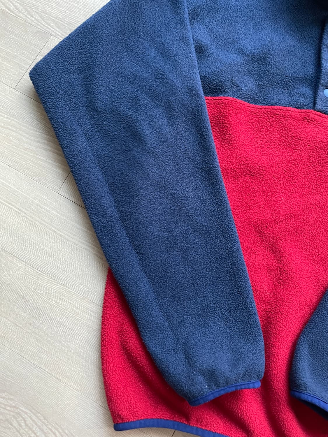 파타고니아 신칠라 레드 블루 플리스 켄달 제너 상품이미지7