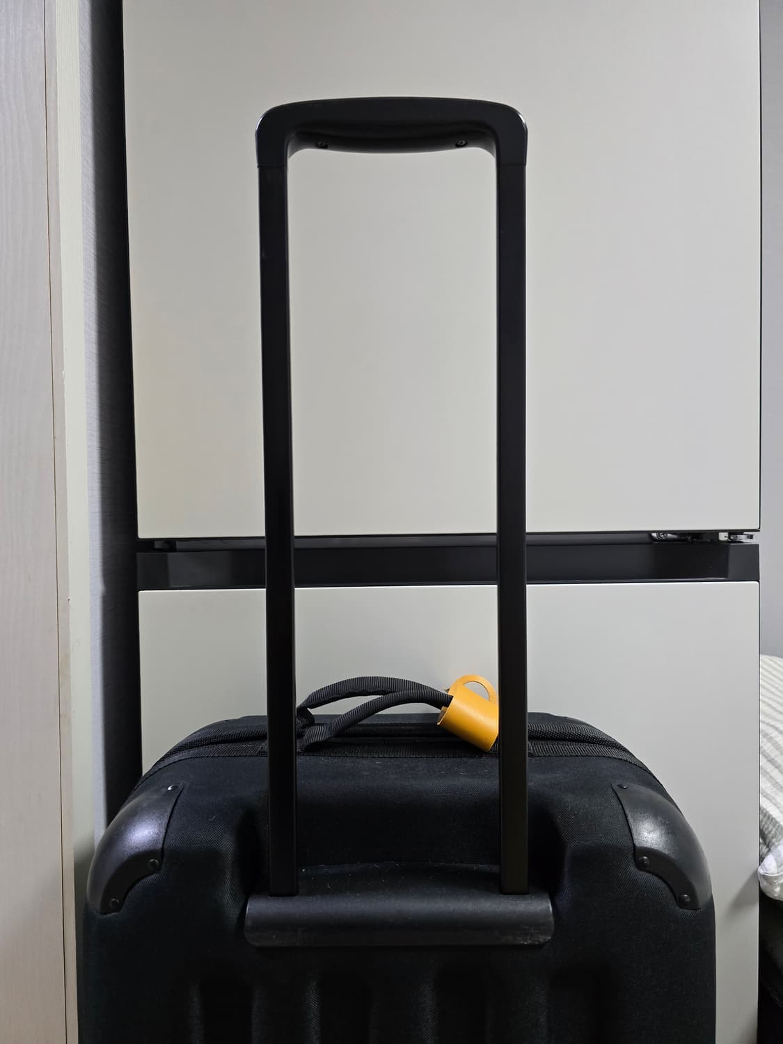 이스트팩 블랙 트렌쉘 캐리어 여행용 가방 M 상품이미지8