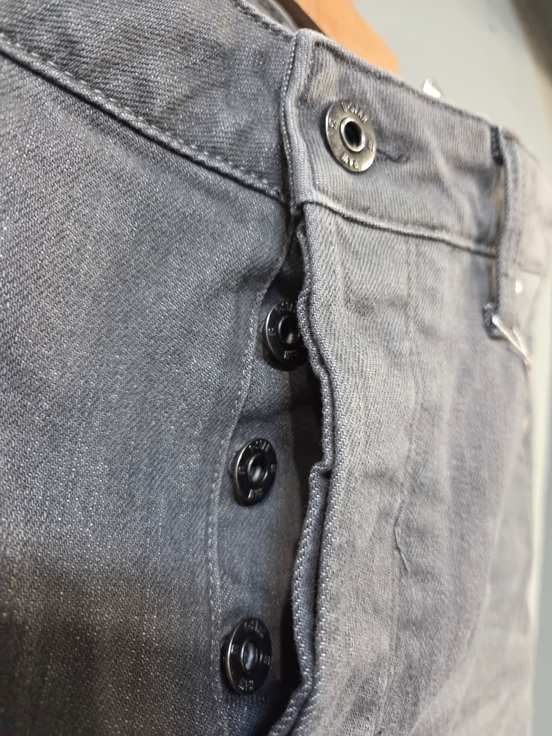 G-STAR RAW
테이퍼드 핏 데님 팬츠(34)새상품 택없음 상품이미지3