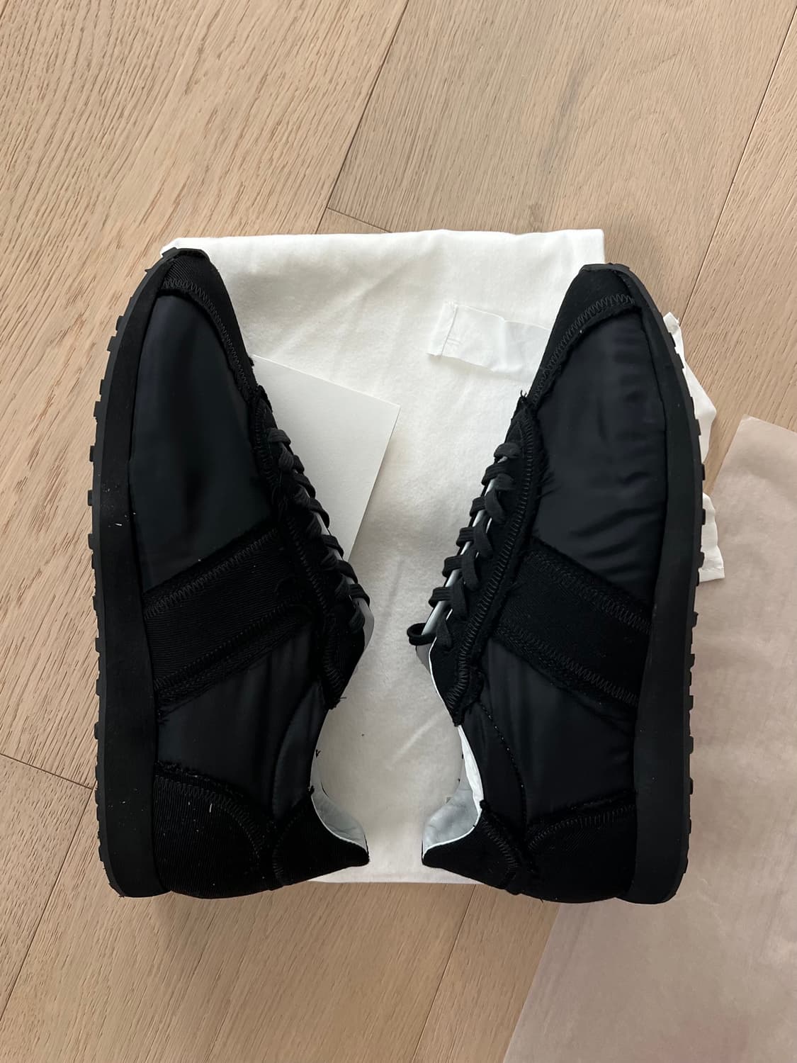 더로우 moveo 디스트레스드 스니커즈 41 블랙 상품이미지3