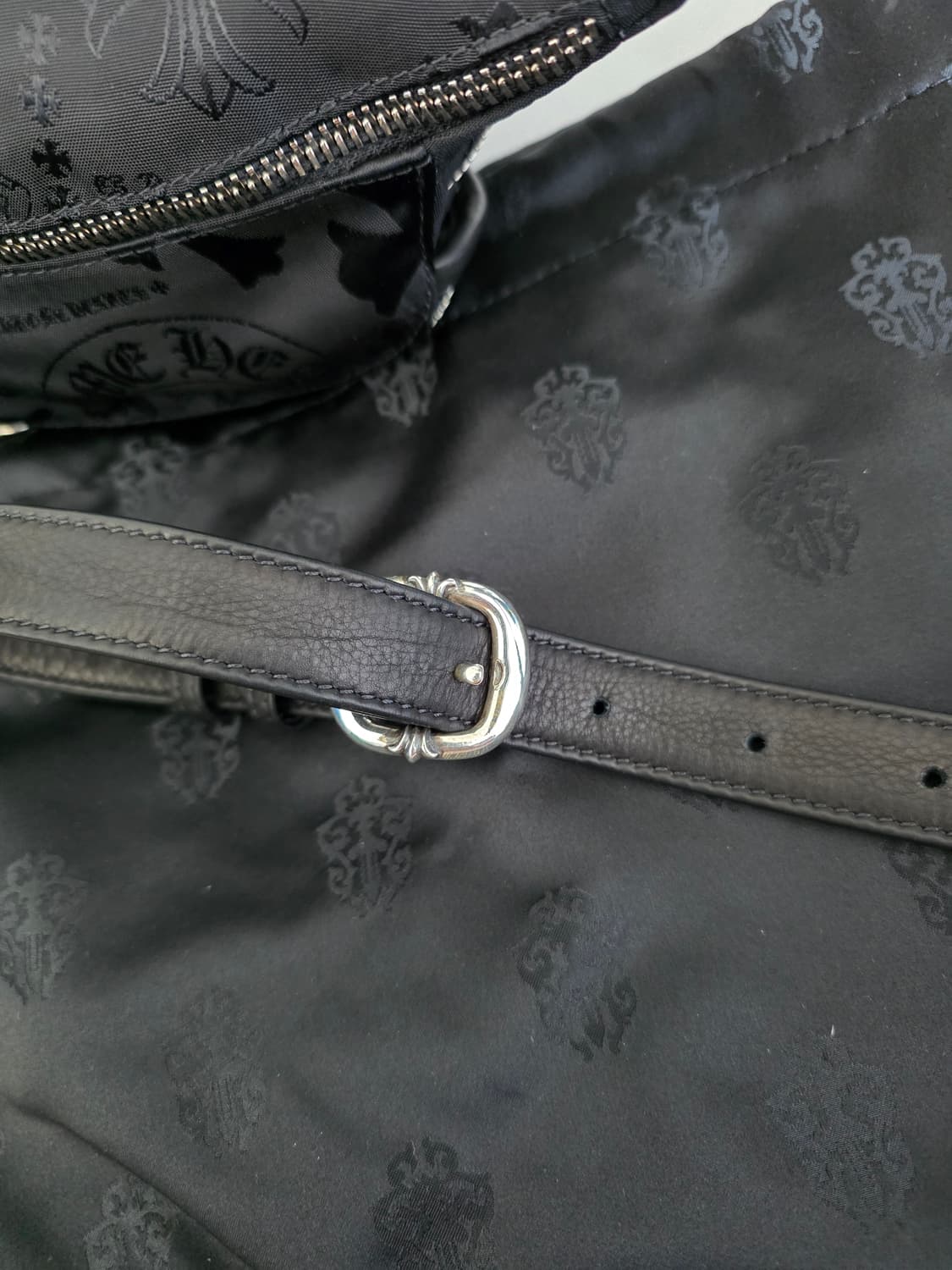 [FREE] 크롬하츠 미니 스냇팩 멀티모티프 나일론 블랙 힙색 슬링백 상품이미지7