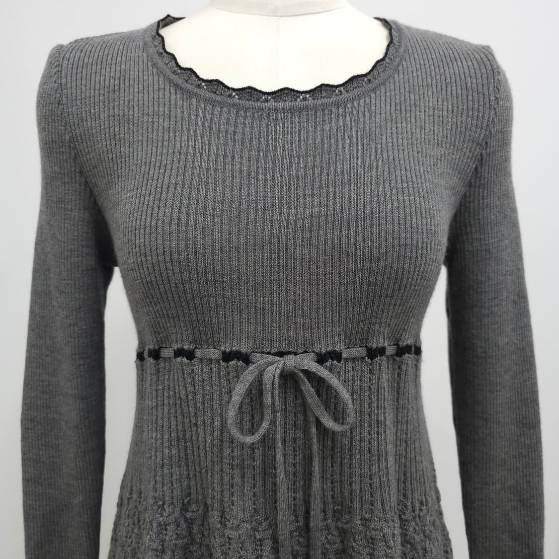 울100 로맨틱 레이스 차콜그레이 니트 원피스 상품이미지4