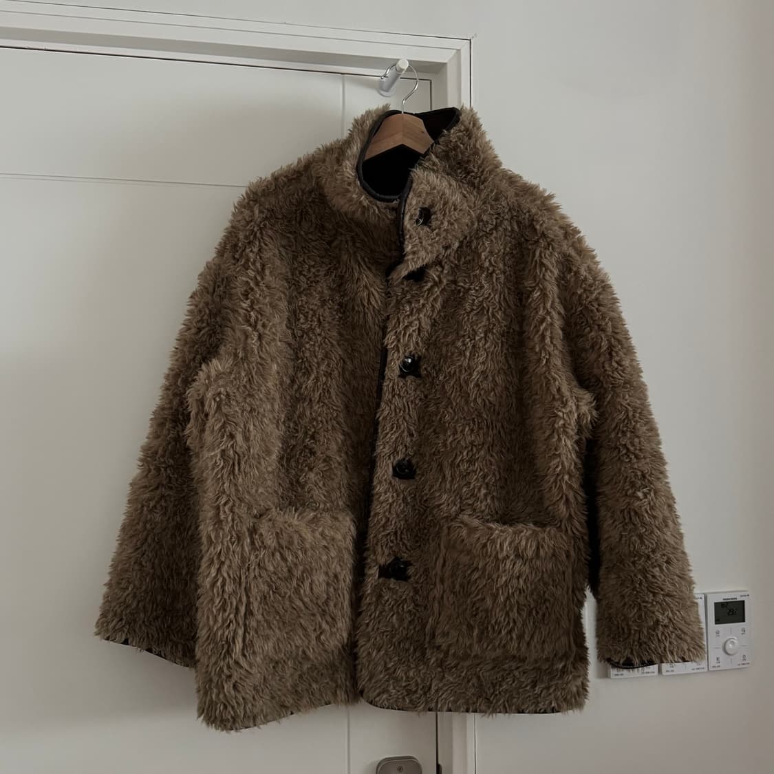 108파운드 Molly Reversible Shearling Coat 상품이미지3