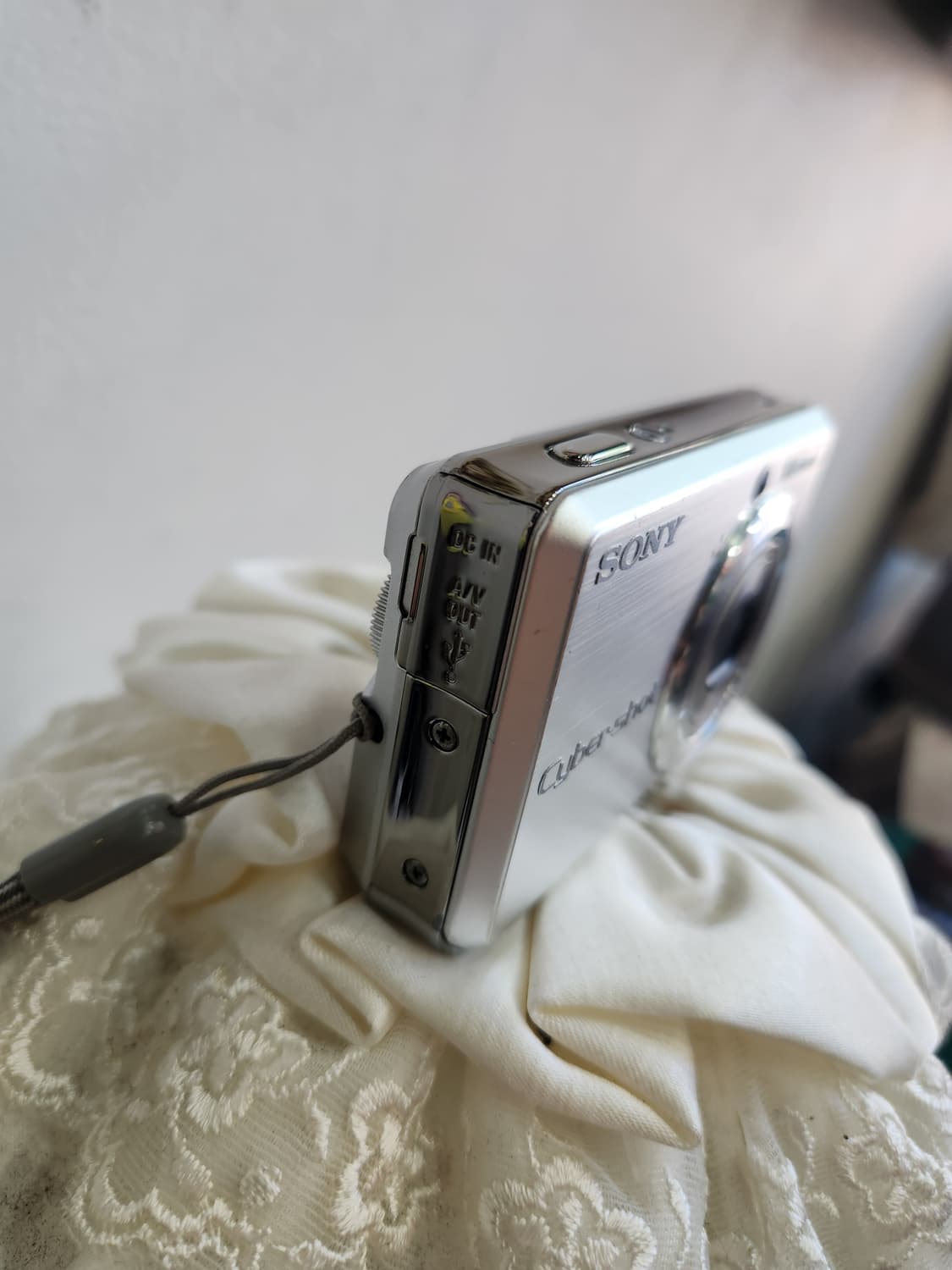 소니 사이버샷 dsc s750 디지털카메라

 상품이미지4