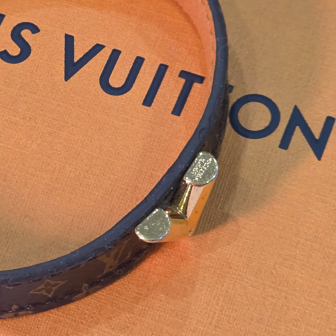 루이비통 모노그램 에센셜v 팔찌 m6042 상품이미지4