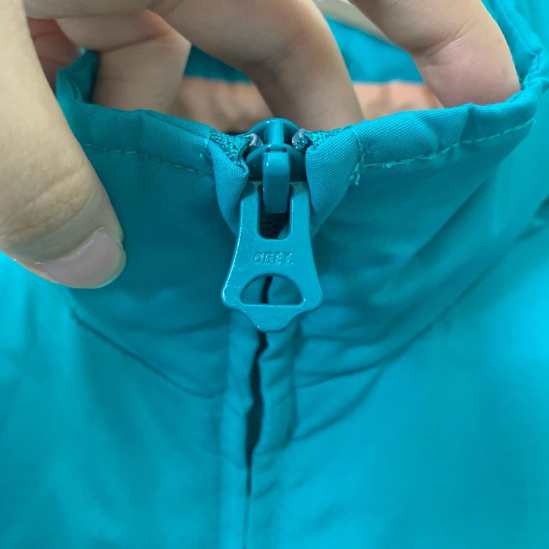 오베이 블루그린 백프린팅 윈드브레이커 상품이미지2