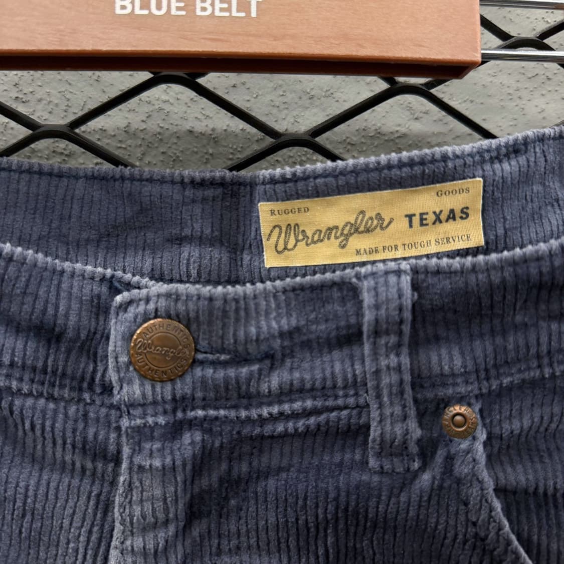 Wrangler 코듀로이 워크팬츠 양각버튼 가죽패치 W스티치 디테일 블루 상품이미지6