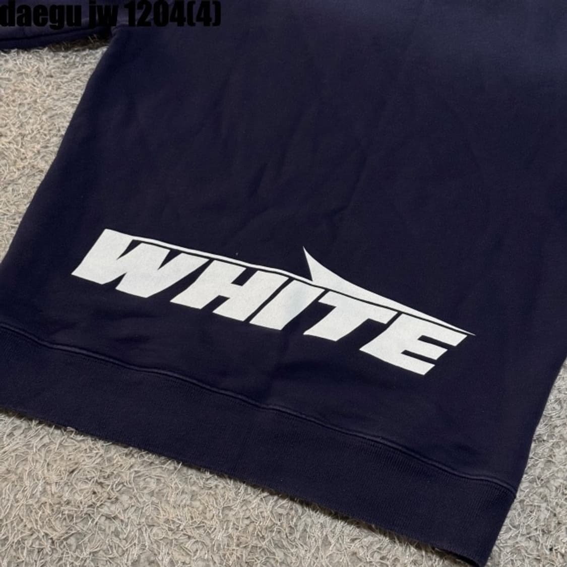 오프화이트 맨투맨  상품이미지8