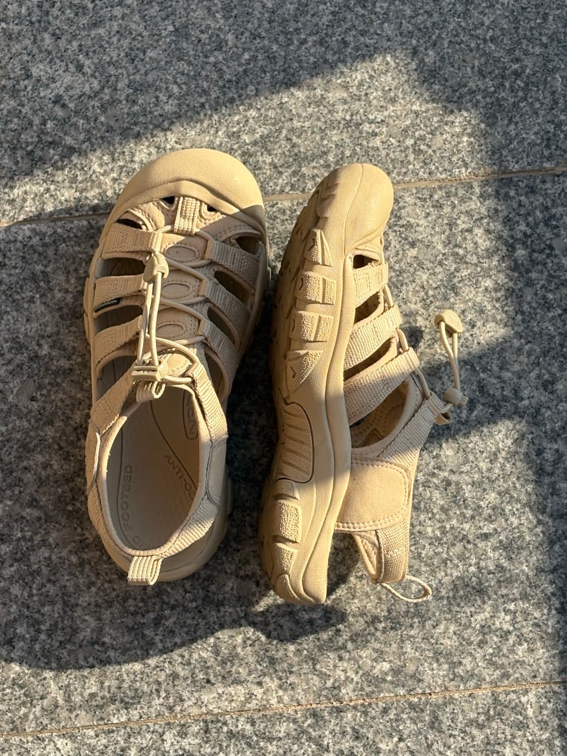 Keen 킨 뉴포트 H2 샌들 Safari 240사이즈 상품이미지2