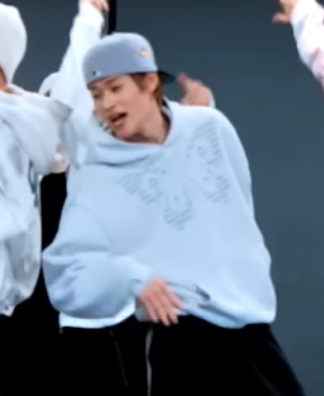 Praying Butterfly Hoodie Grey 상품이미지3