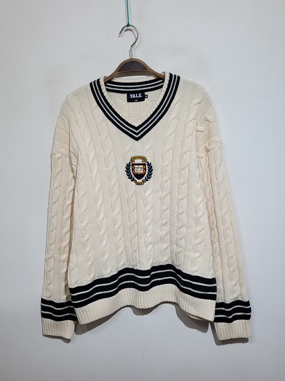 (L) 예일 꽈배기 니트 아이보리 케이블 스웨터 브이넥  상품이미지1