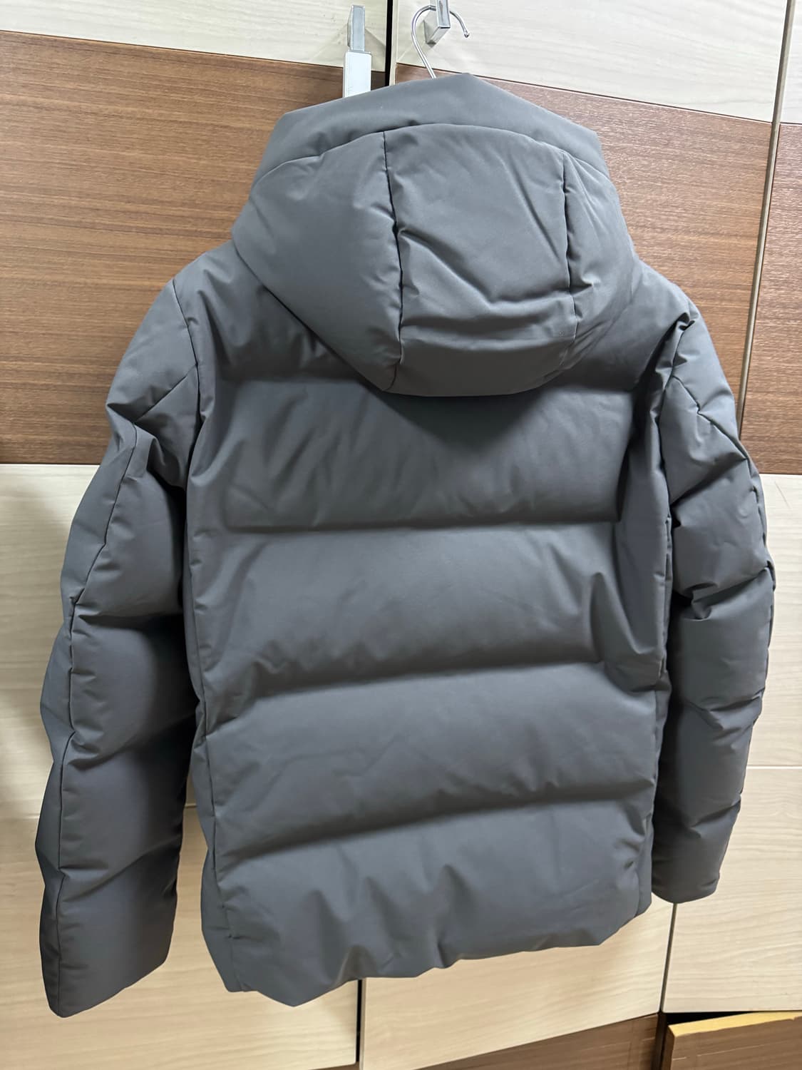 25FW 유니클로 심리스 다운 파카 다크그레이 M 상품이미지2