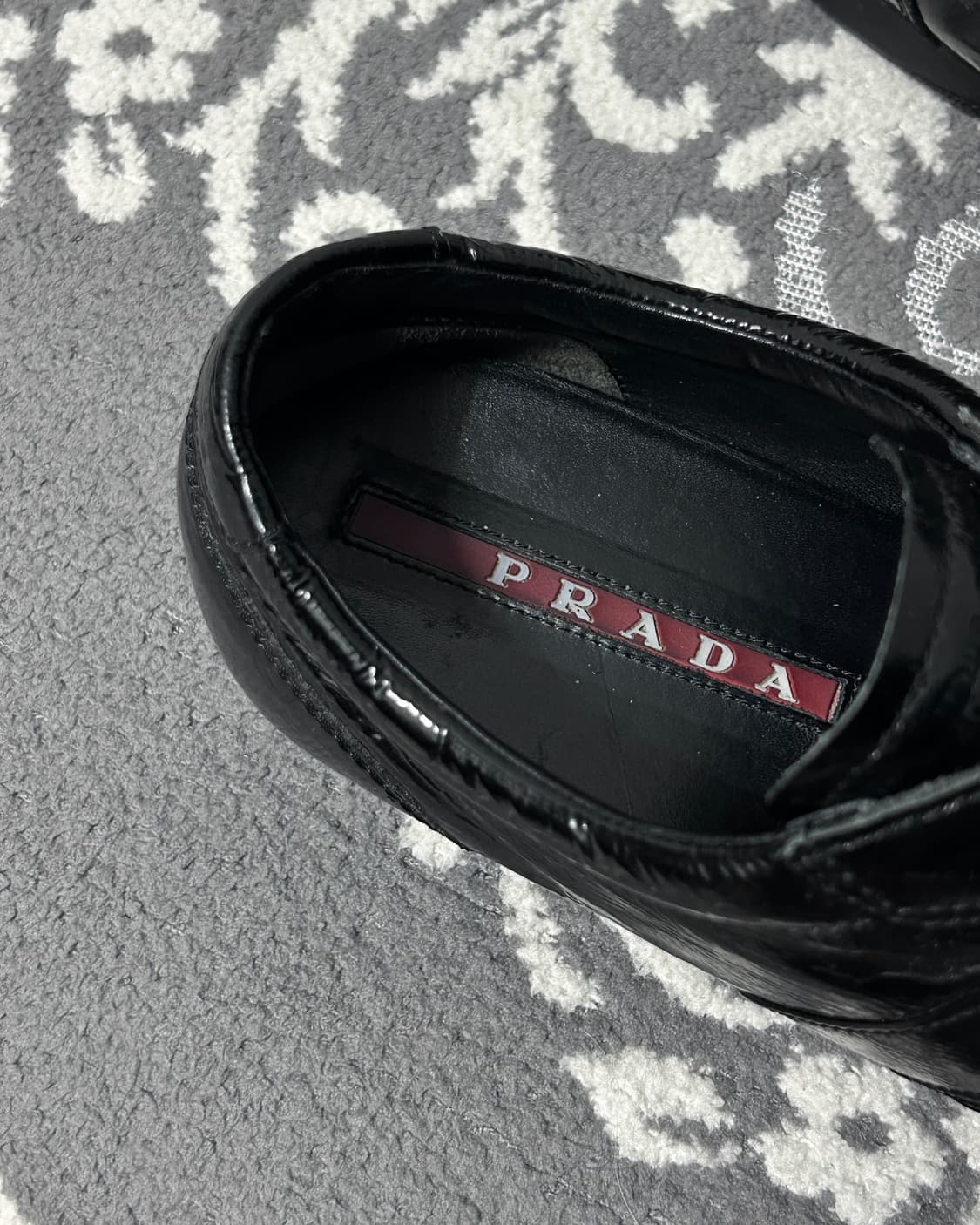 프라다 스포츠 더블 스트랩 글로시 스니커즈 상품이미지5