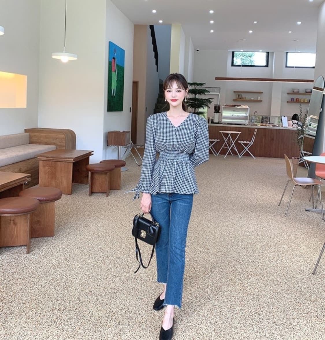 리리앤코 깅엄 브이넥 체크 블라우스 상품이미지4