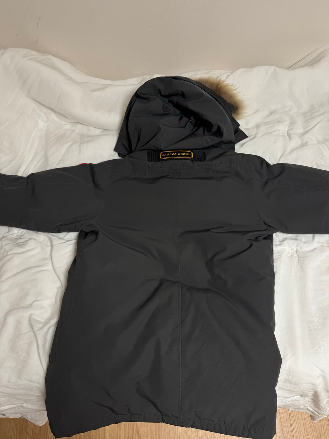 정품 캐나다구스 샤토 파카 M / 코요테 퍼 / 상태 최상 상품이미지3