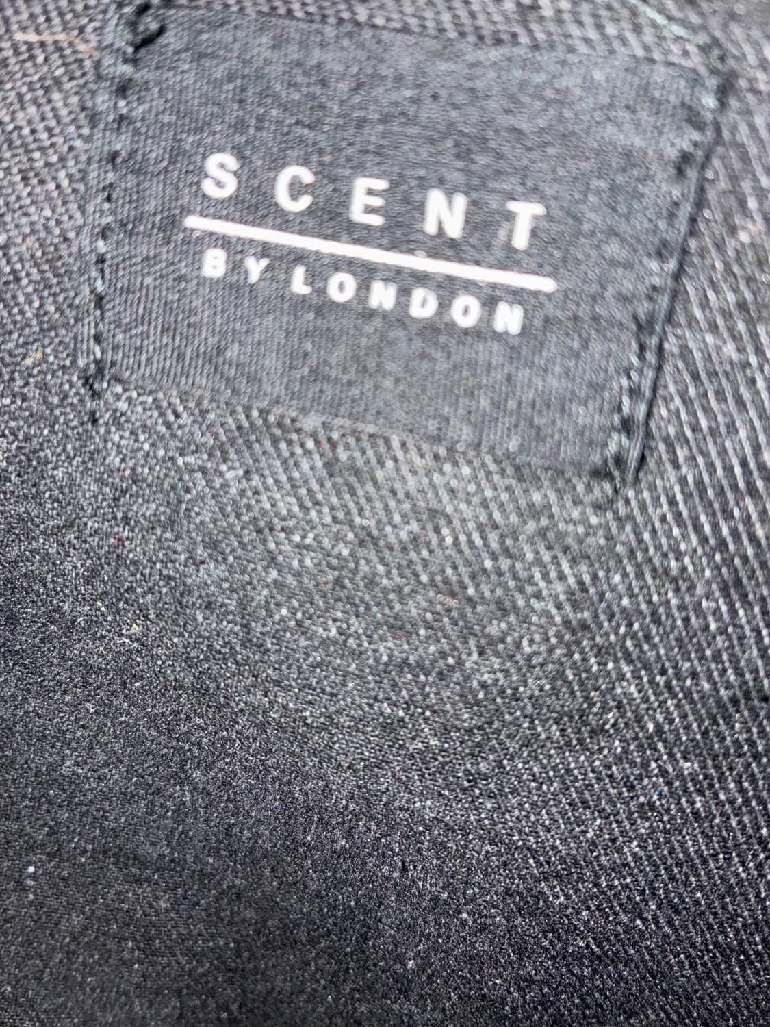 센트 바이 런던(SCENT BY LONDON) 흑청 데님 자켓 판매합니다 상품이미지2