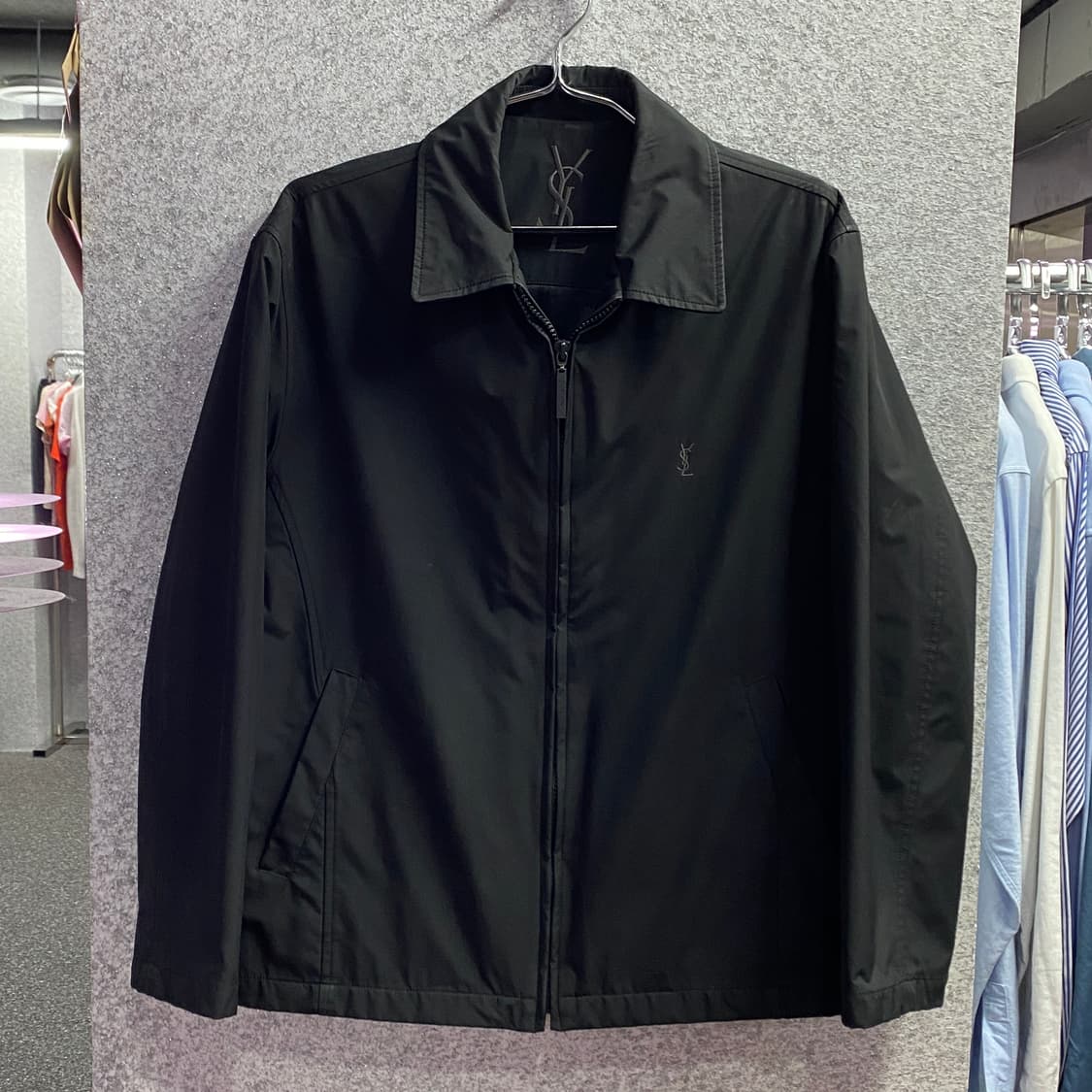 입생로랑 아카이브 스몰 로고 블랙 자켓 B3100 상품이미지2