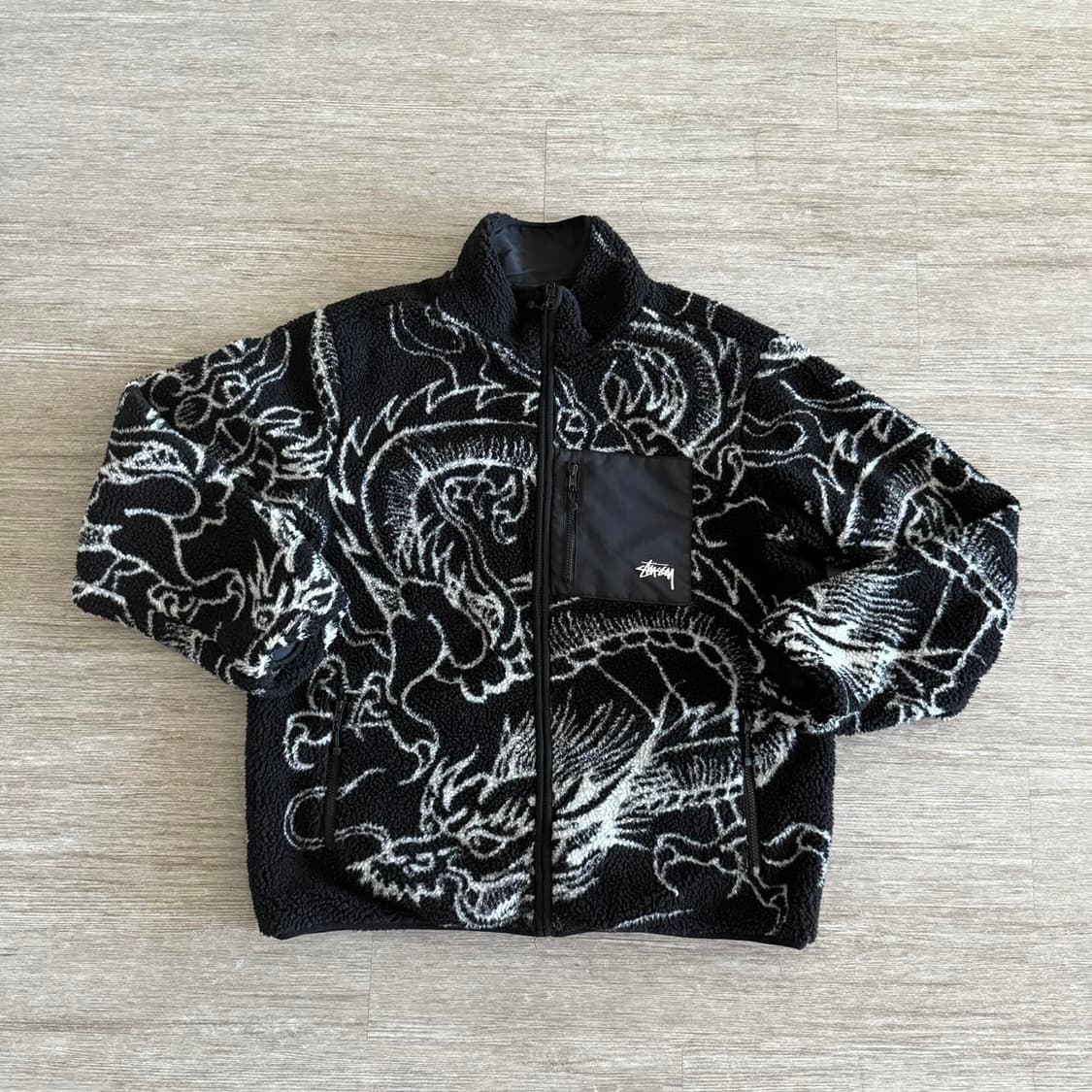 스투시 드래곤 패턴 플리스 자켓 블랙 상품이미지1