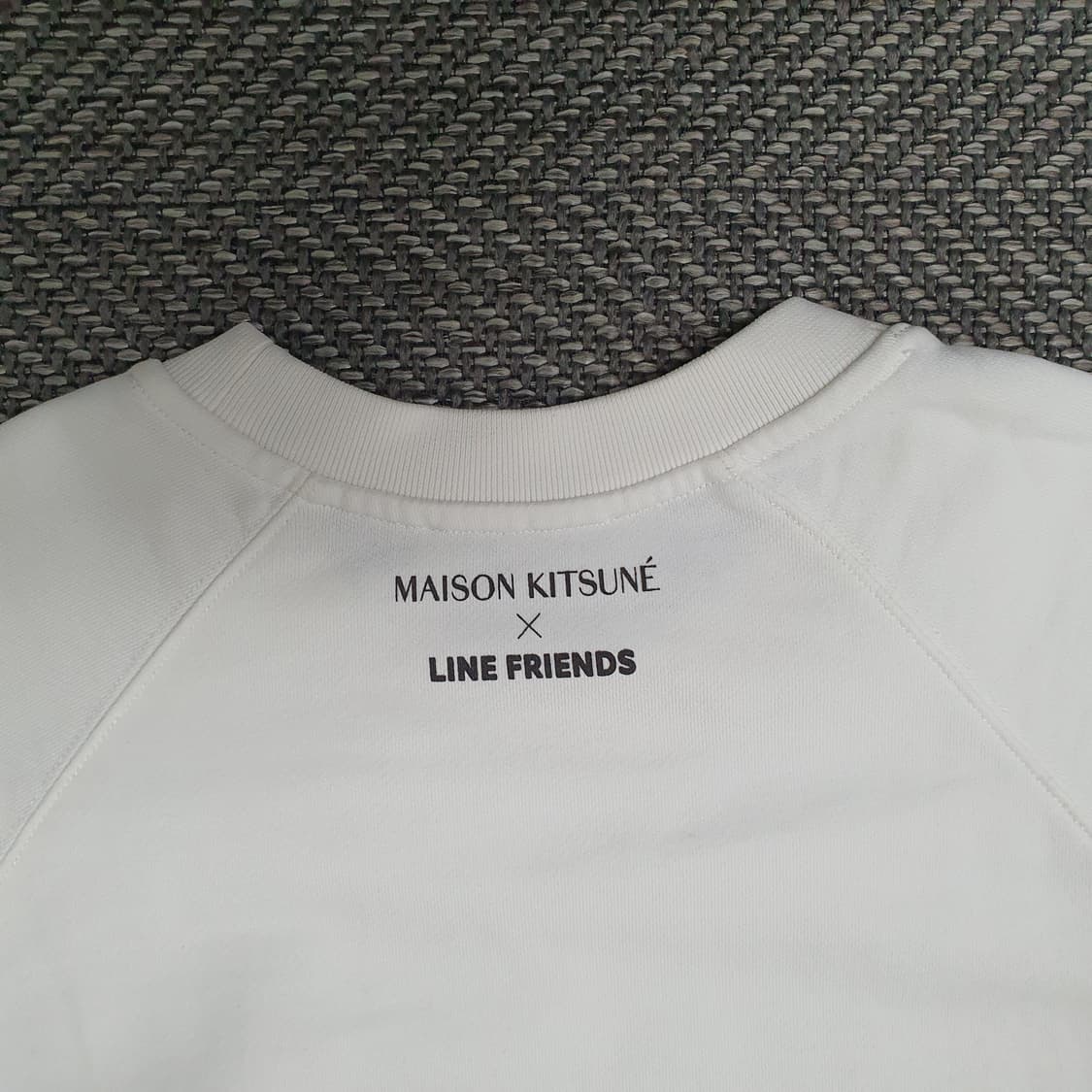 메종키츠네&라인프렌즈 맨투맨 남자105 상품이미지6