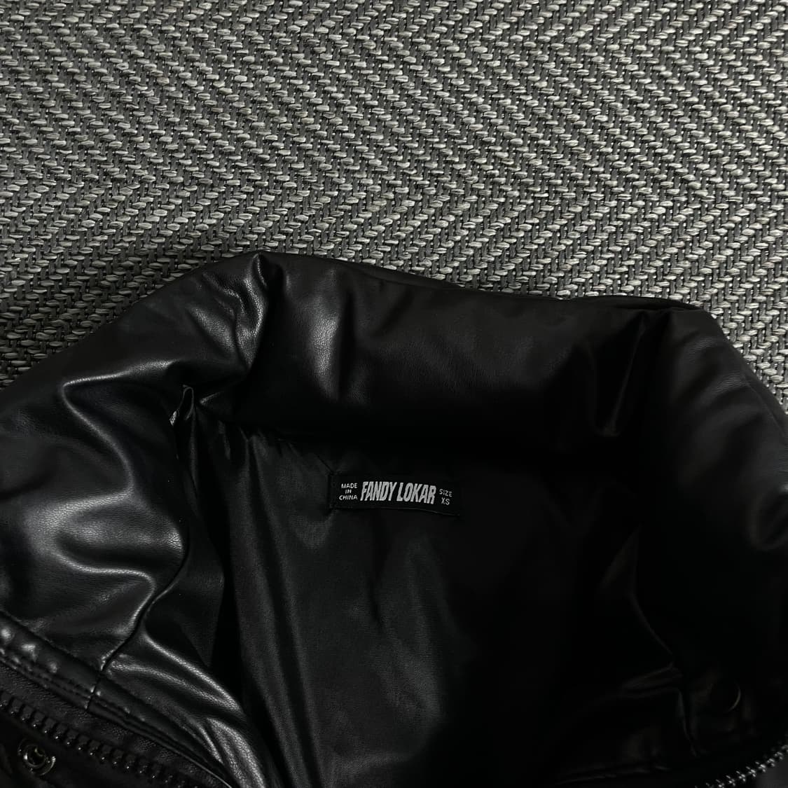 FANDY LOKAR 블랙 레더 크롭 숏패딩y 3860 상품이미지6