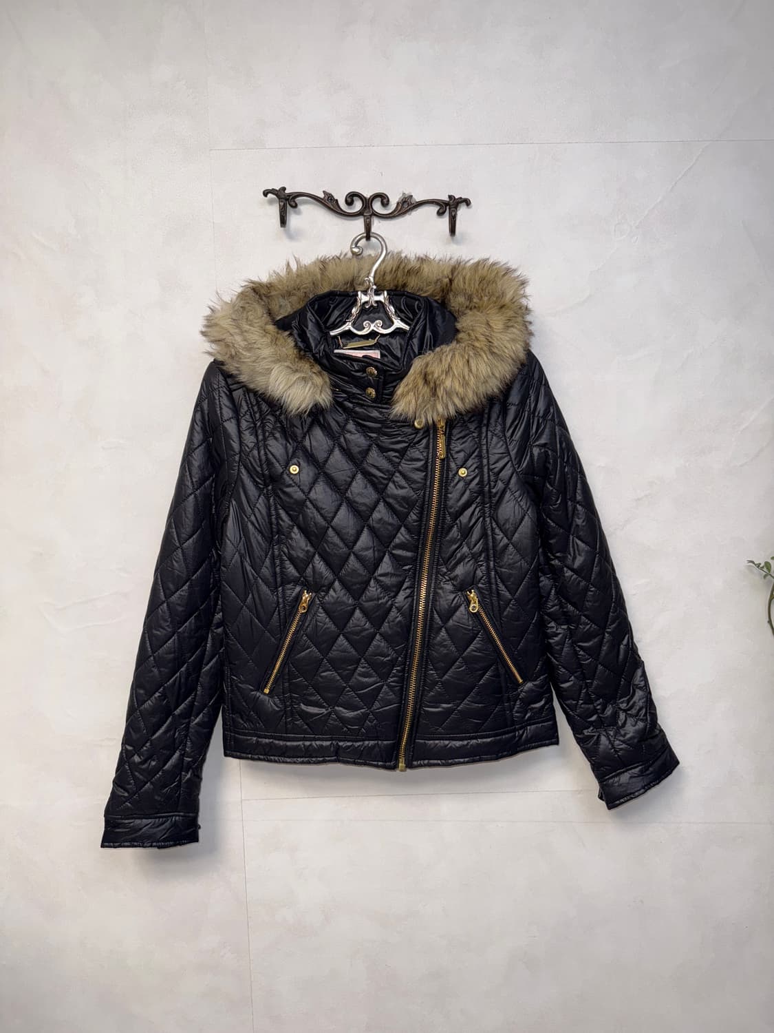 Juicy Couture black quilting fur hood 패딩 상품이미지1