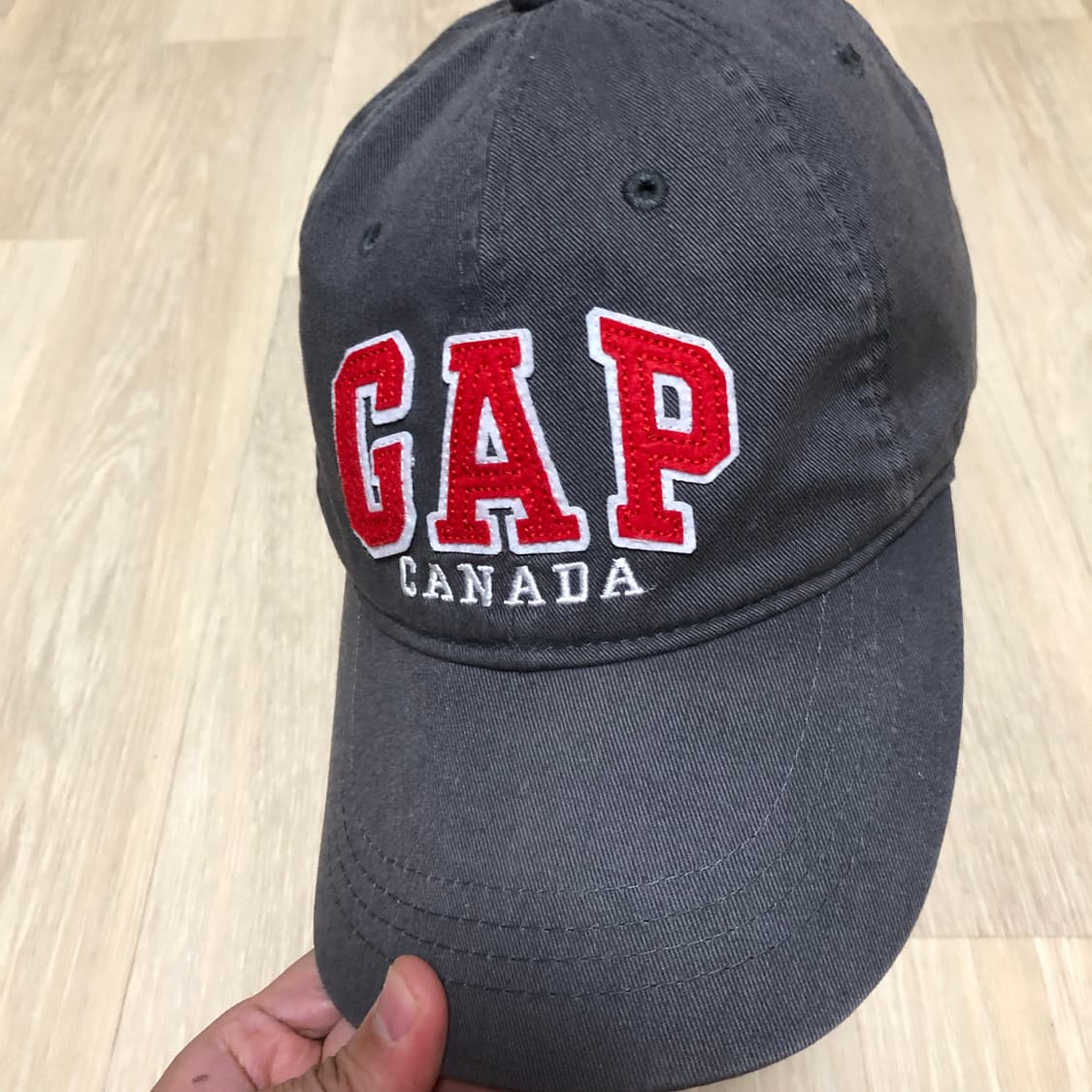 (ONE SIZE) 갭 GAP 펠트 자수 OG 로고 볼캡 차콜 상품이미지2