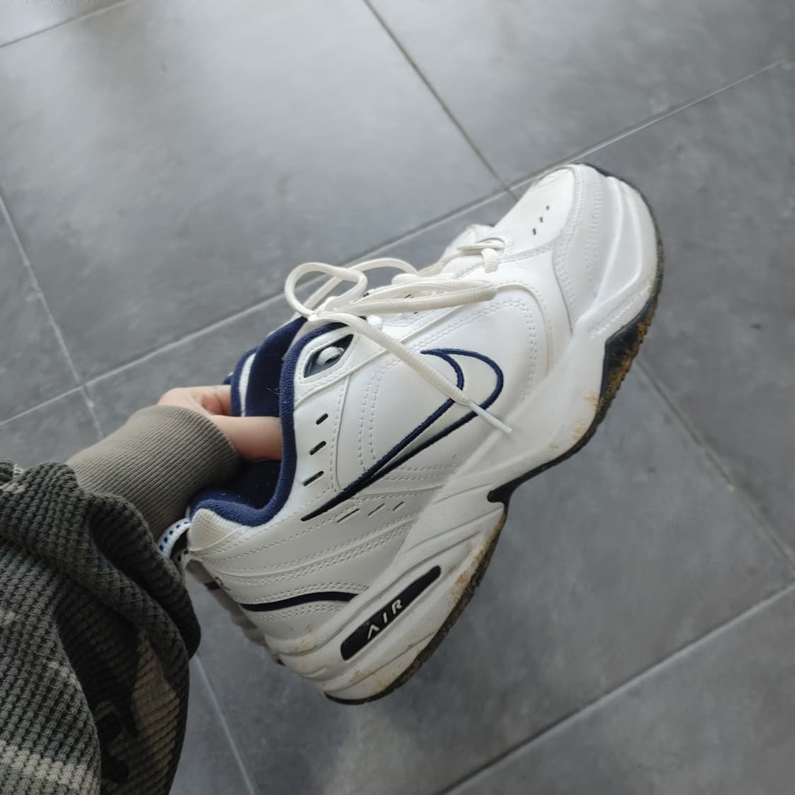 245 나이키 에어모나트4 런닝화 슈즈 운동화 상품이미지5