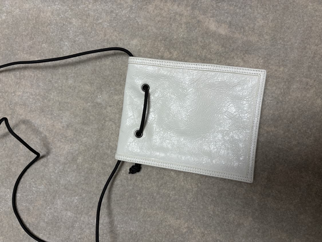 발렌시아가 익스플로러 파우치 가방 새상품 상품이미지6